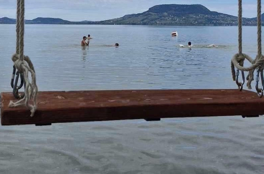 Ellopták a Balaton első panorámás hintáját