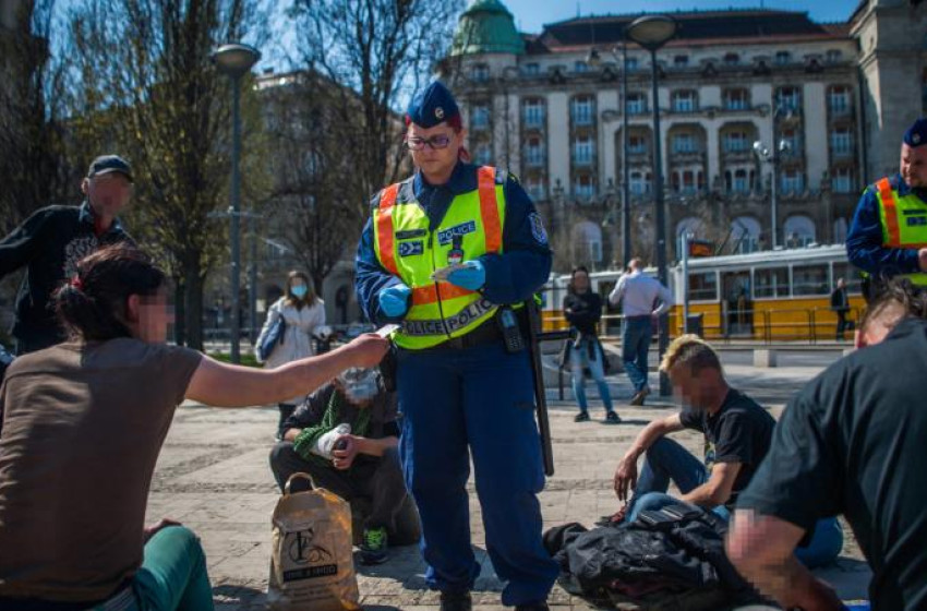 Szeptembertől mobiltelefonnal is igazolhatjuk magunkat a rendőrnél