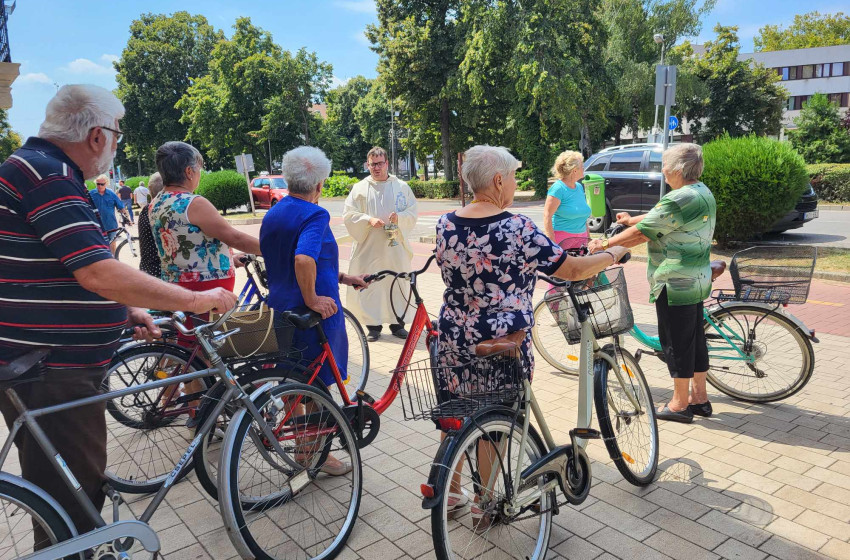 Járműáldás Csornán