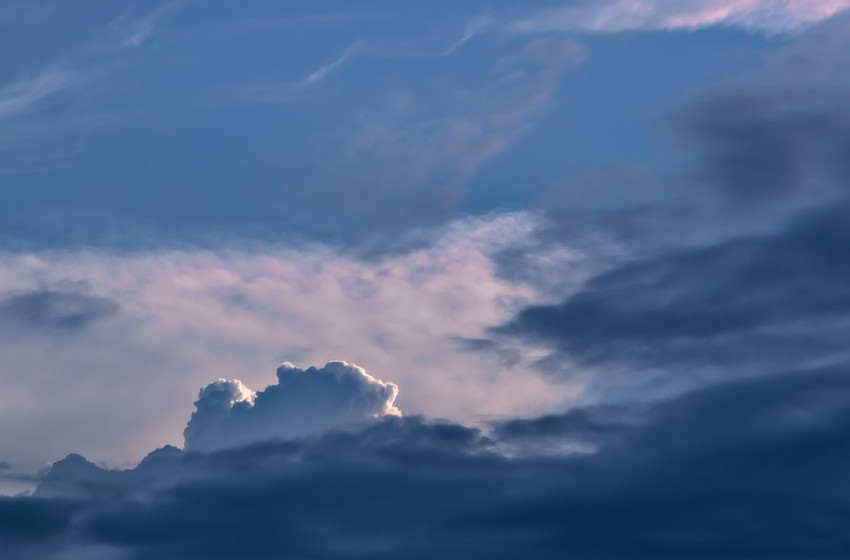 Egyszerre csap le a hidegfront és a kánikula