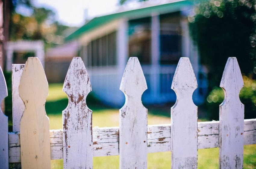 Szomszédvita: kinek kell kerítést építenie?