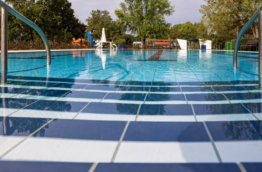 Nyárbúcsúztató a csornai fürdőben