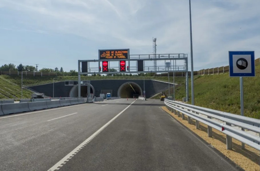 M85: már nincs messze az alagút vége 