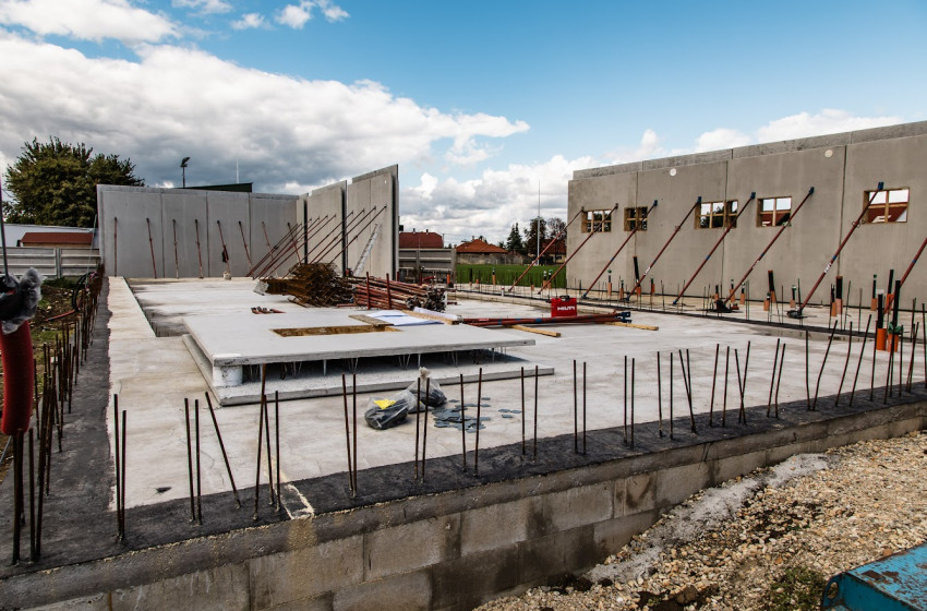 Hamarosan újra gurulhatnak a tekegolyók Csornán