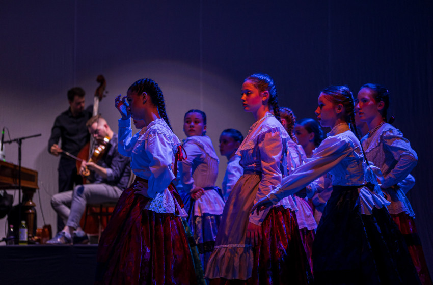 Betyárvilág Táncelőadás Csornán