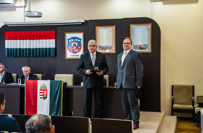 Elismerést kapott a kapuvári főorvos