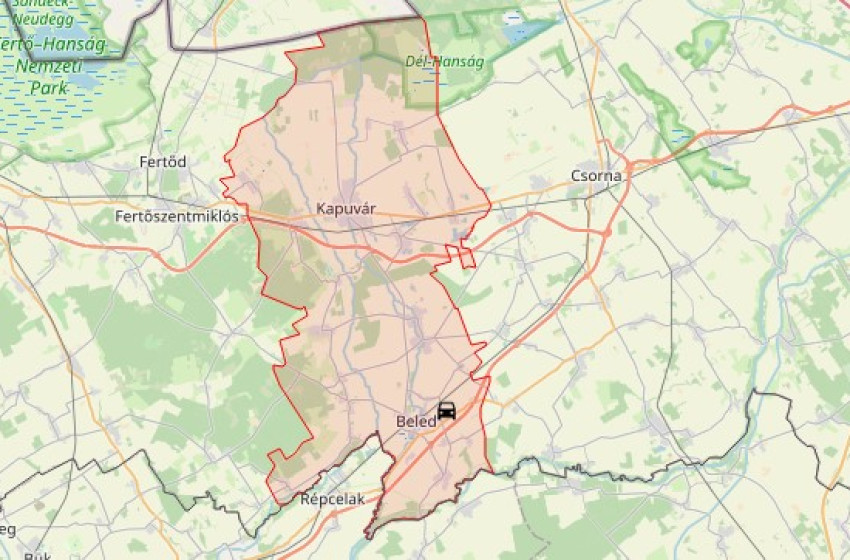 Autó és kisbusz karambolozott Beled térségében