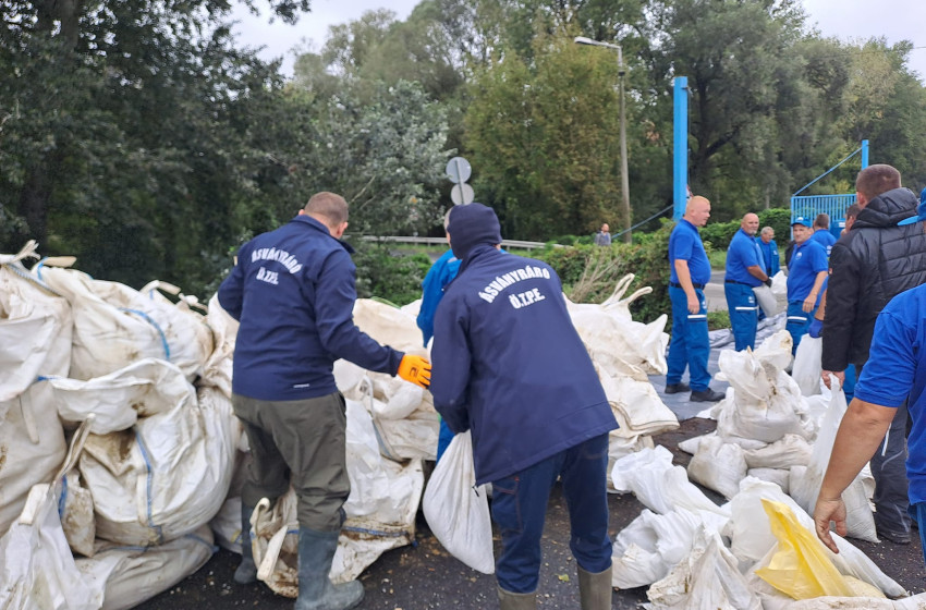 Ásványrárói önkéntesek az árvízvédelemben