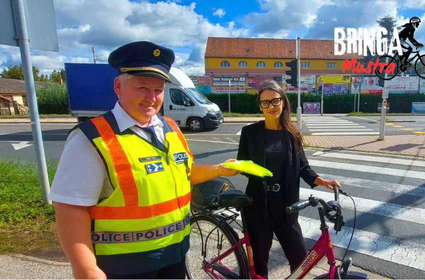 Bringa Mustra a tanév első napjaiban Csornán