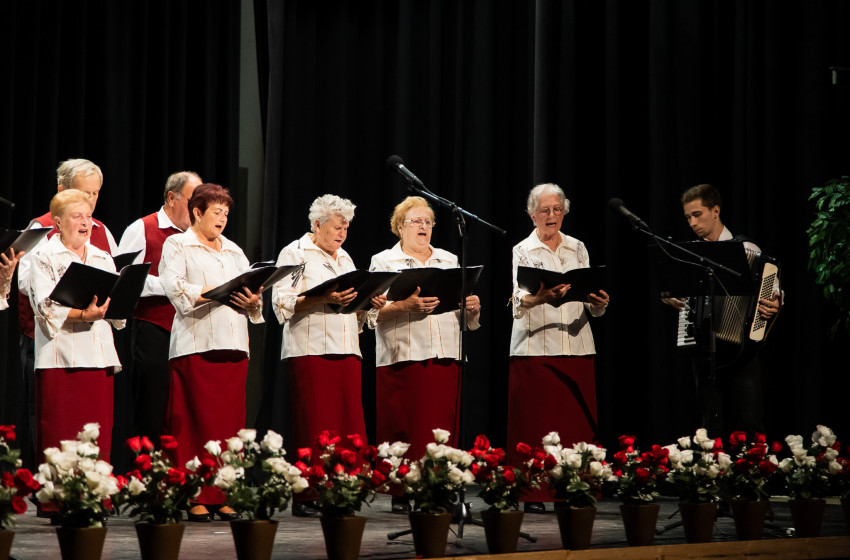 A Hajnalcsillag születését népdalokkal ünnepelték
