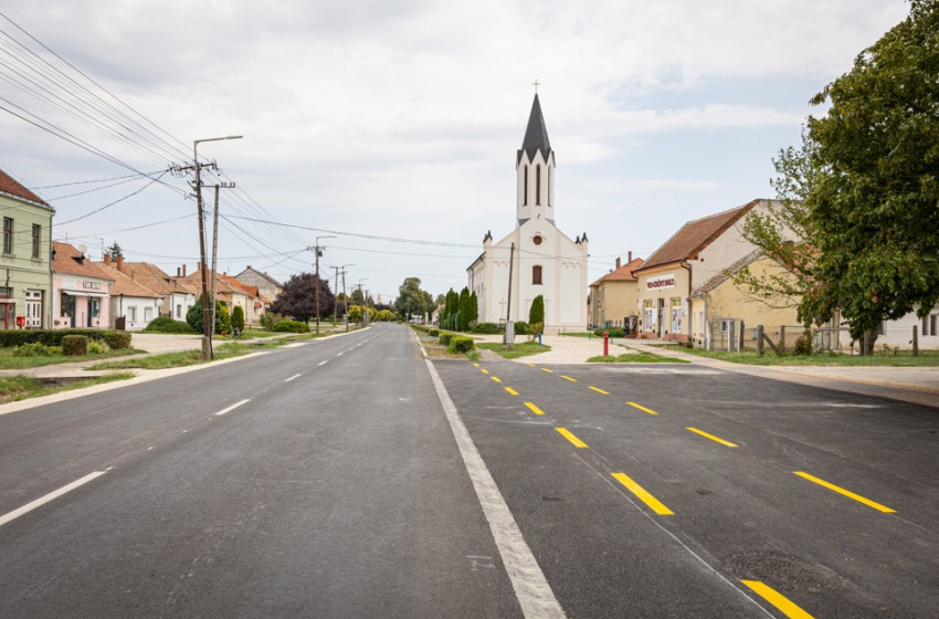 „Kinyílik a céhláda” Beleden