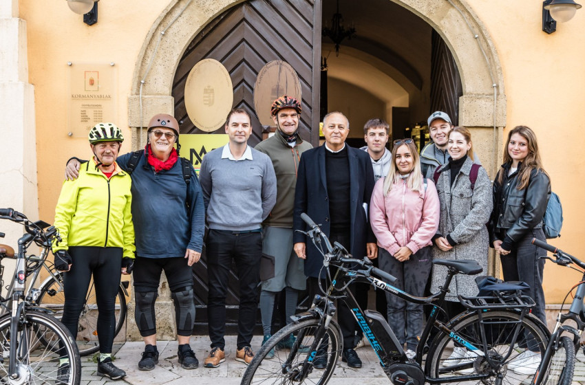 Két keréken Kapuváron keresztül