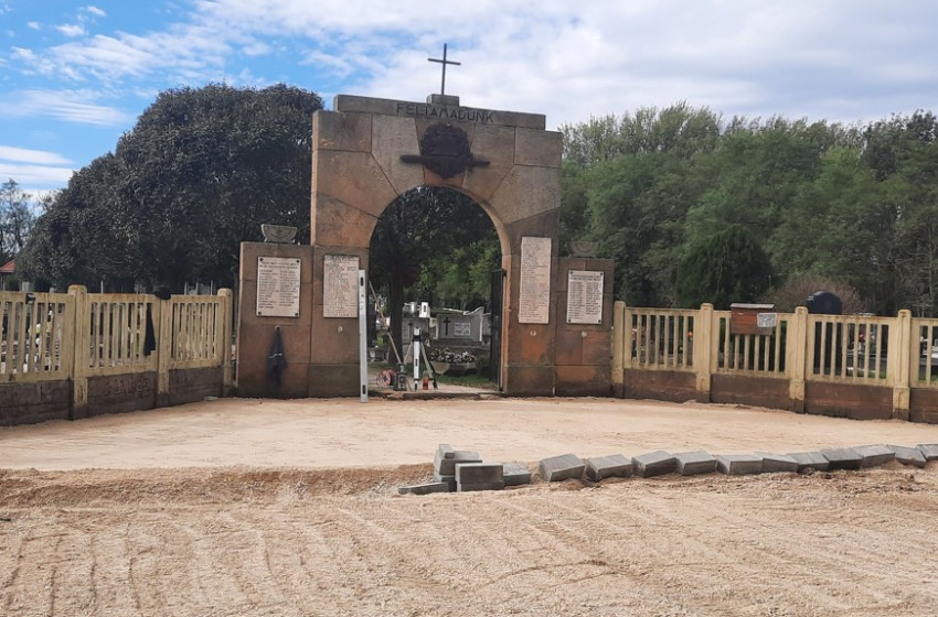 Magyarkeresztúron járdaépítési munkálatok zajlanak. 