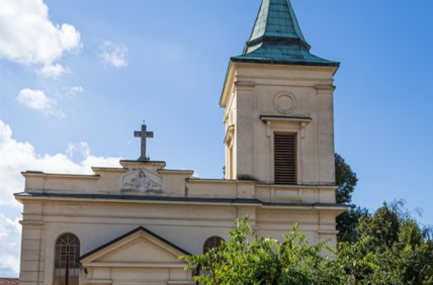 Alsólendván található a csornai evangélikus templom ikertestvére