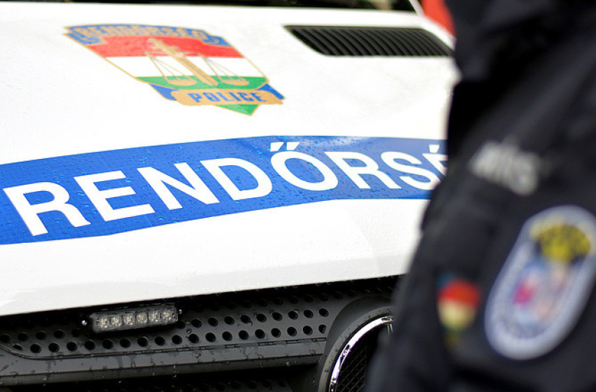 Nyerges vontató és kisteherautó ütközött az M1-esen