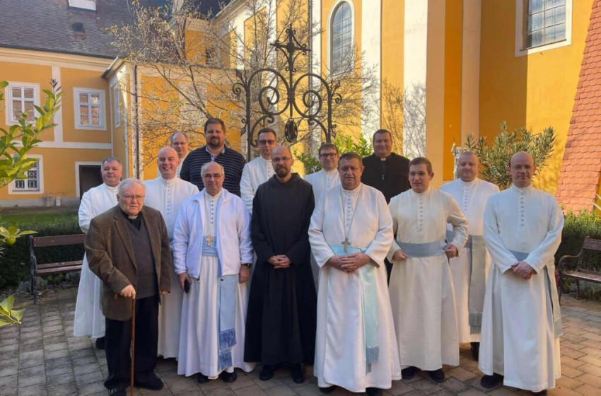 Konventlelkigyakorlat a csornai apátságban