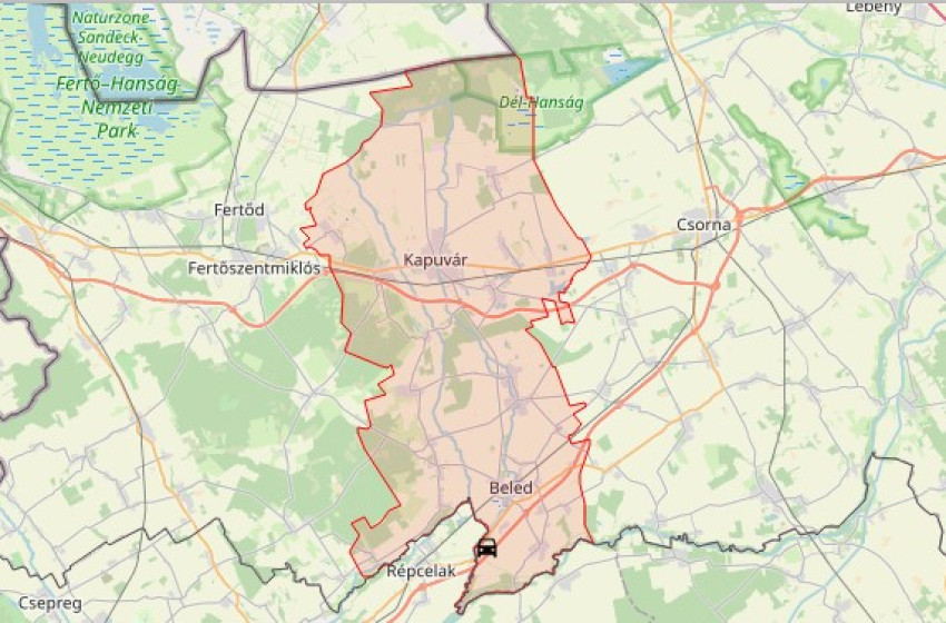 Szalagkorlátnak hajtott egy autó az M86-oson