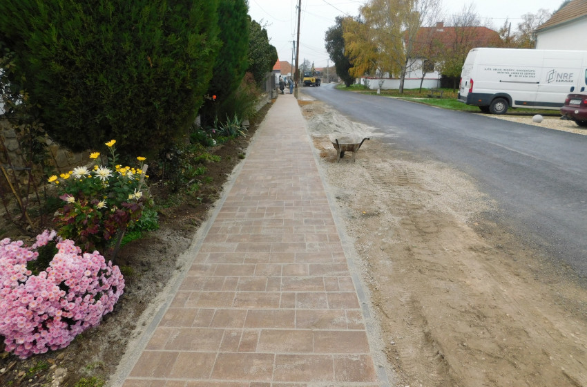 Új járda épül Beledben