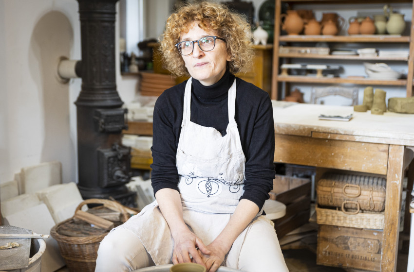 Ángyán Csilla kiállítása a csornai városi könyvtárban