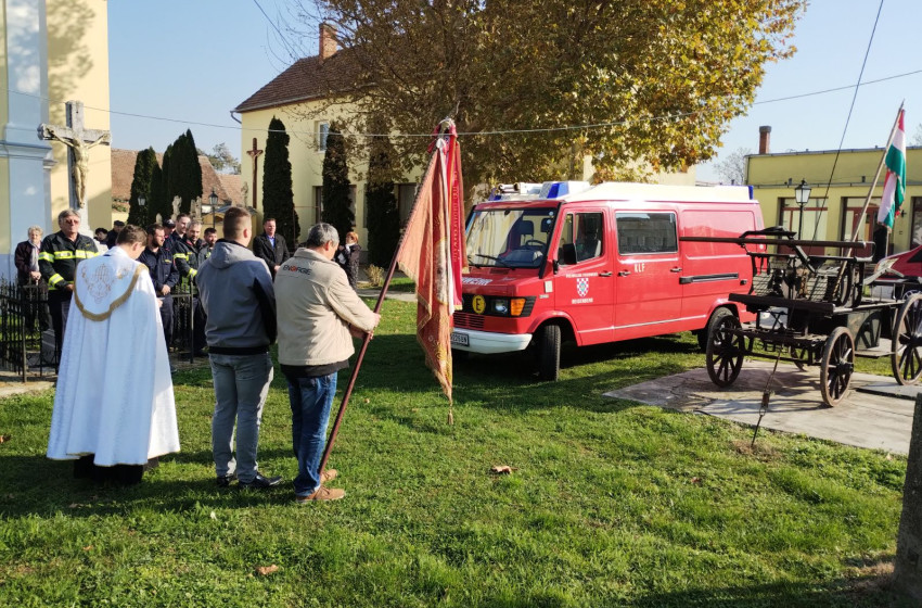 Tűzoltóautót kapott a Páli Önkéntes Tűzoltó Egyesület