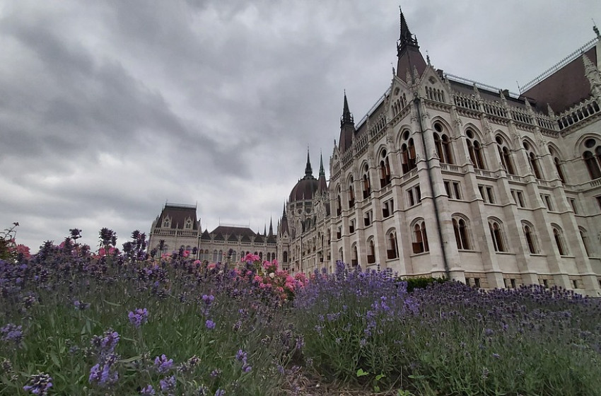Ónos szitálást hozhat a ködfelhő, kiadták a figyelmeztetést