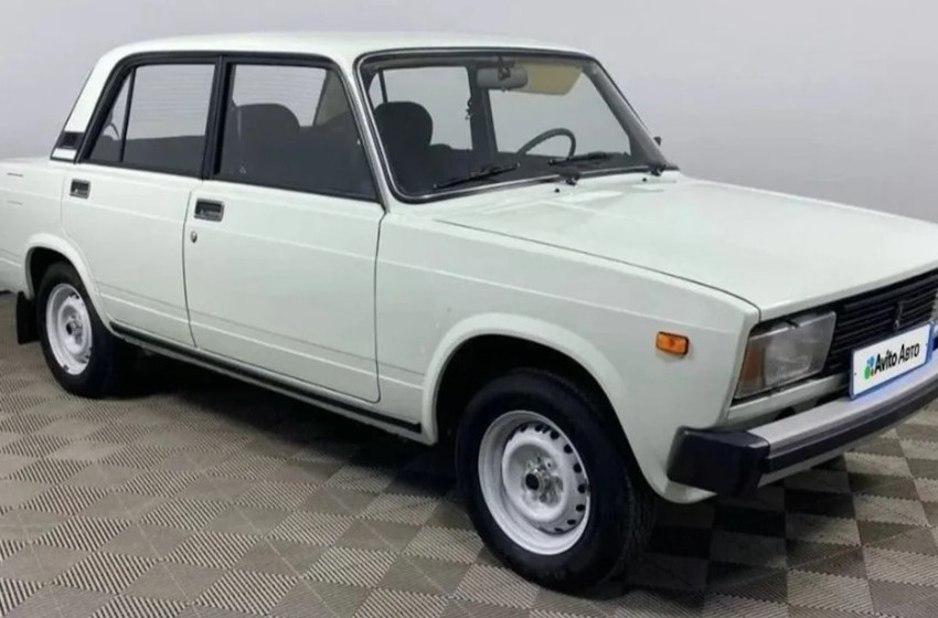 Több mint négymillió forintot kérnek egy mindössze 300 km-t futott kocka Ladáért 