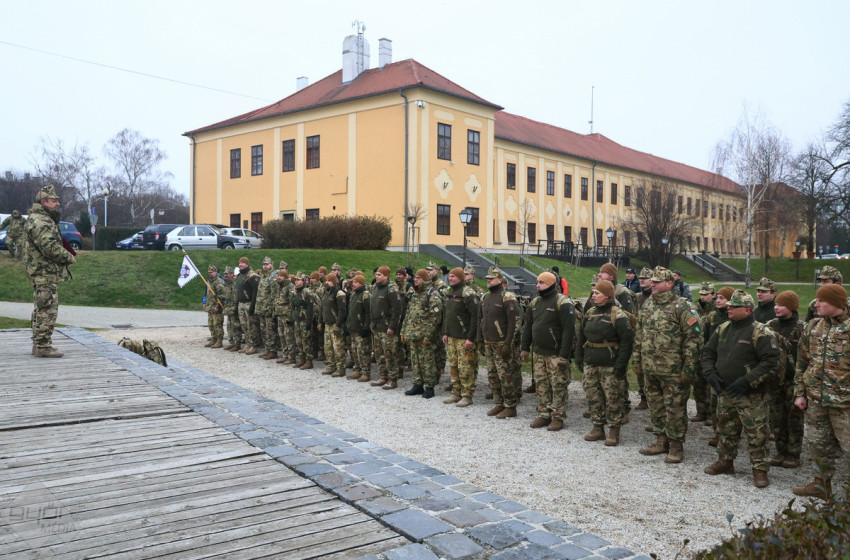 Kapuvárról indulva emlékeztek a győri területvédelmi katonák 