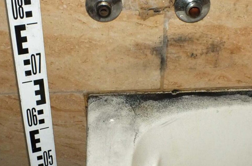 Csecsemőhalál: 80 fokos vízben fürdette meg a kisbabát a nevelőapja