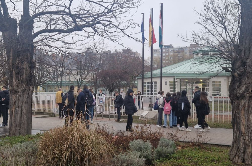 Már 121 intézmény kapott fenyegető levelet, a rendőrök minden intézményt átvizsgálnak