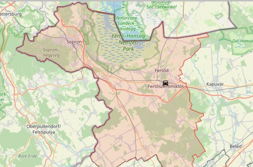 Árokba hajtott egy autó a 85-ösön, Fertőszentmiklósnál