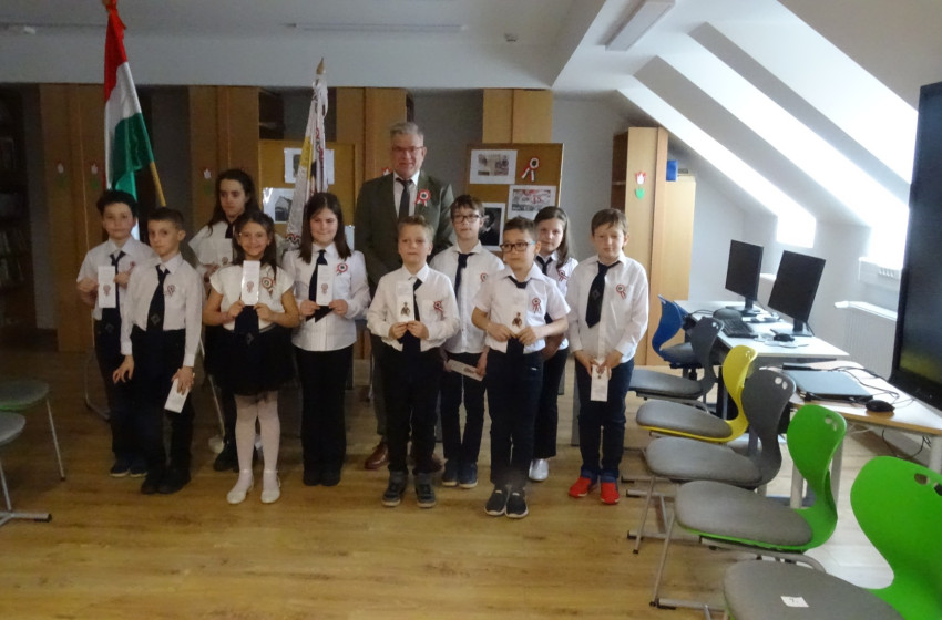 Nemzeti dal-szavaló verseny a csornai iskolában