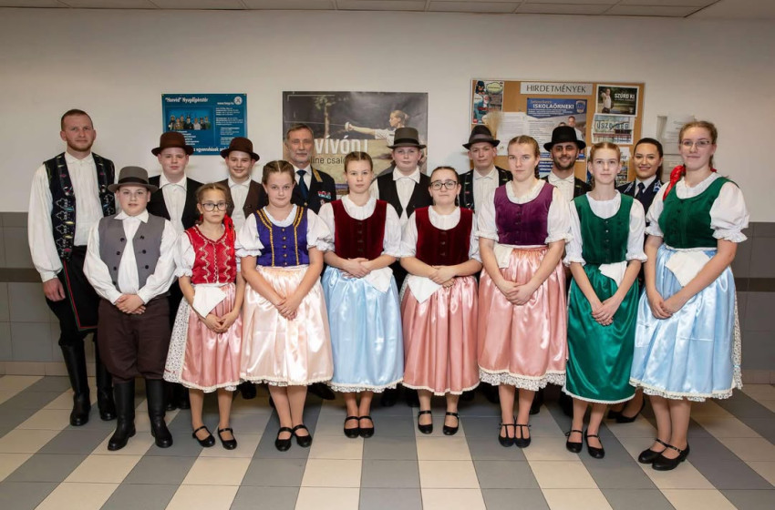 Az Agyagosszergényi Kiss István Néptáncegyüttes rangos ünnepségen képviselte szülőfaluját