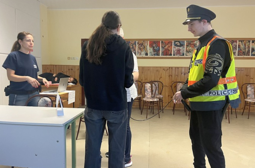 „A csend is beszél” – Különleges előadás a Csornai Rendőrkapitányságtól az internetes zaklatás megelőzésére