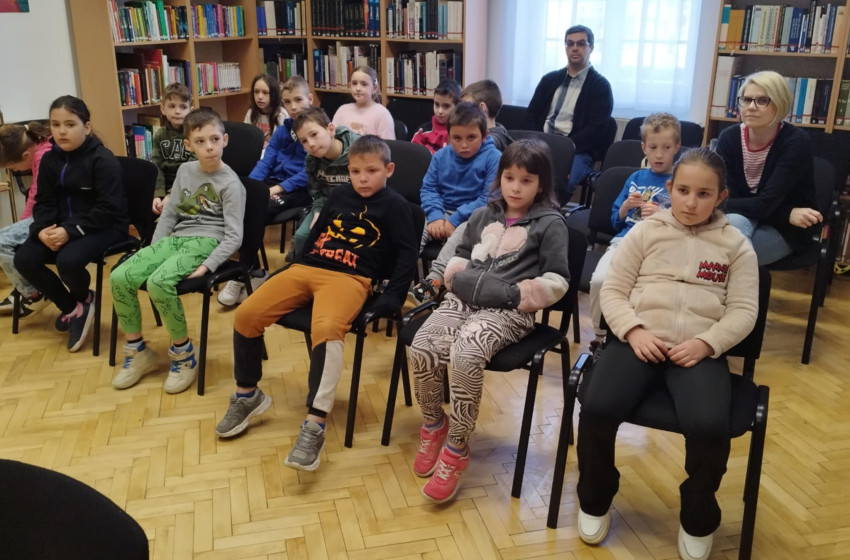 Mesés délelőtt a Kapuvári Városi Könyvtárban