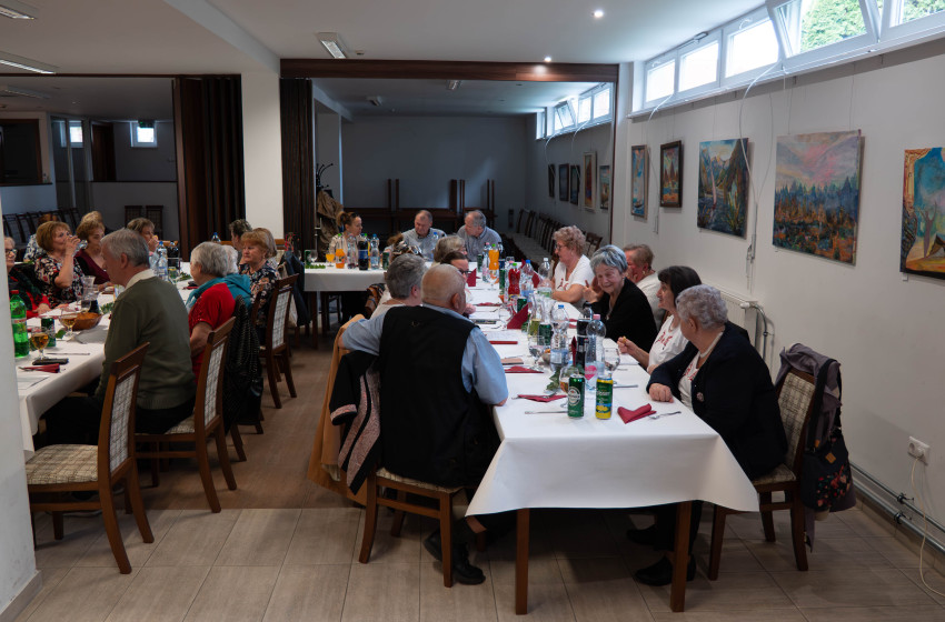 Újra együtt az idősek: kistérségi nyugdíjas találkozót tartottak Ikrényben