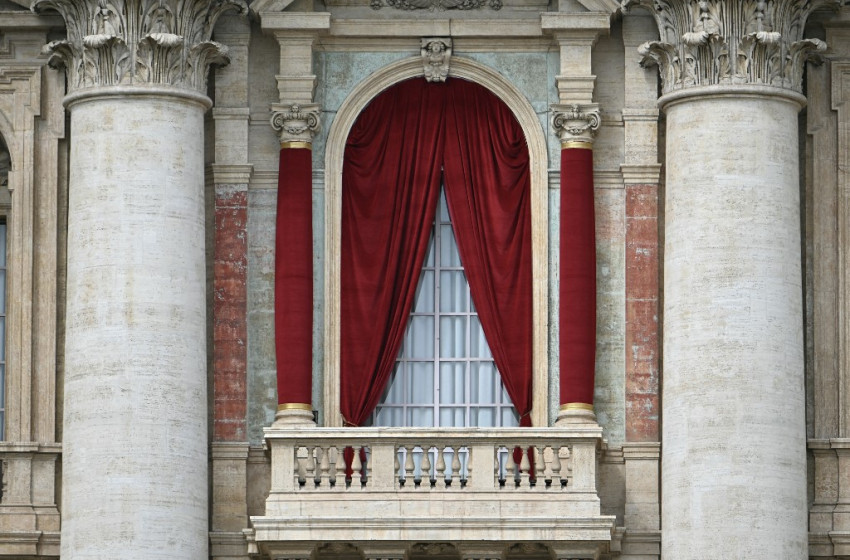 A Katolikus Egyház új fejezet előtt: A pápai halál utáni protokoll és az új pápa megválasztásának folyamata