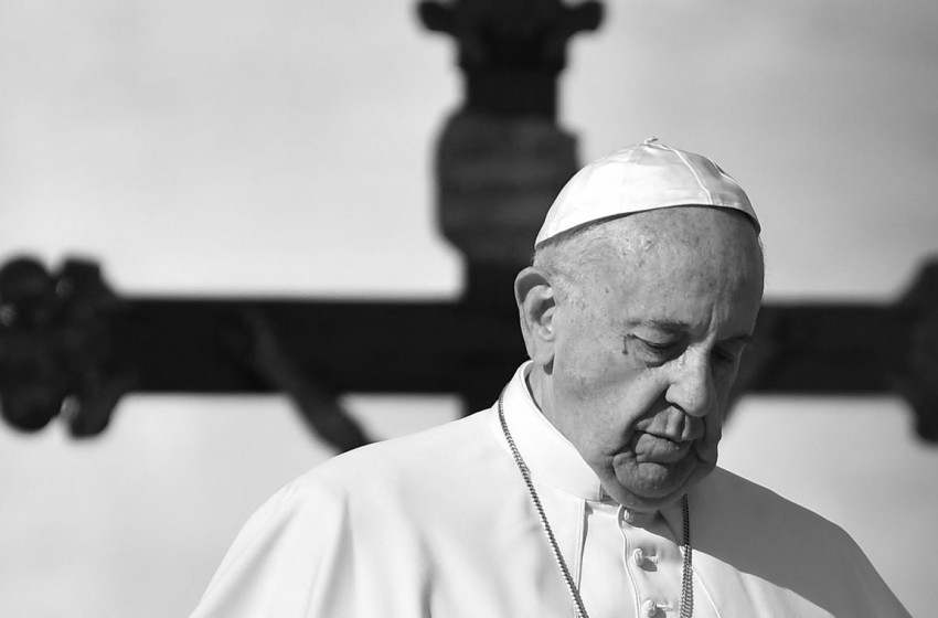 Meghalt Ferenc pápa