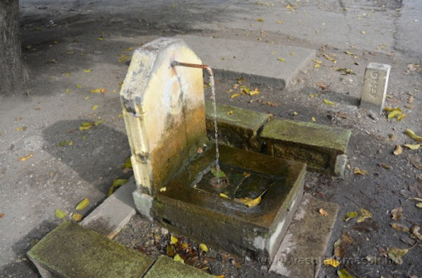 Zárva lesz a csornai vasútállomás artézi kútja