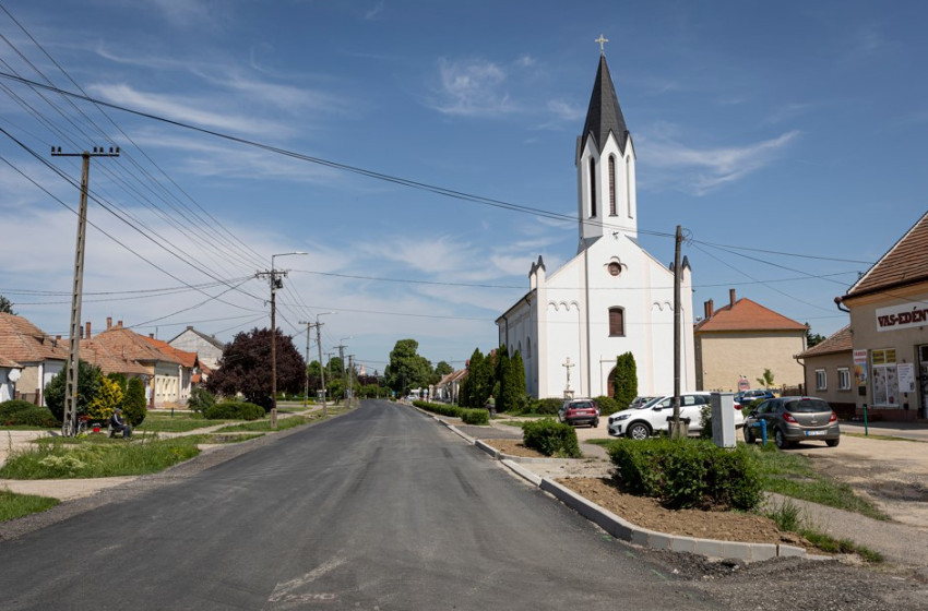 Gyermeknapi mulatság a beledi iskolában
