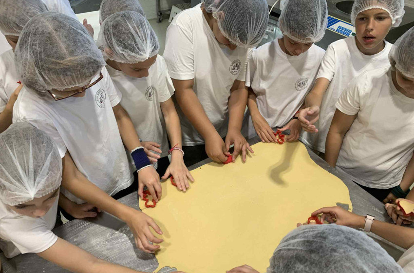 Ínycsiklandó élmények a sütigyárban