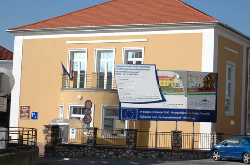 Parkolólezárás a Dr. Lumniczer Sándor utcában – Felfestési munkálatok