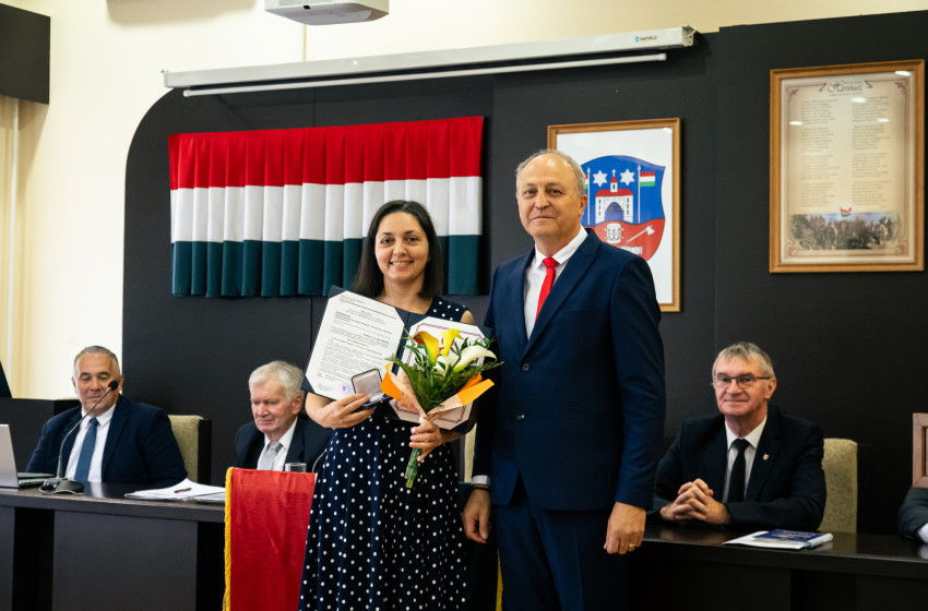 Elismerés a köz szolgálatáért