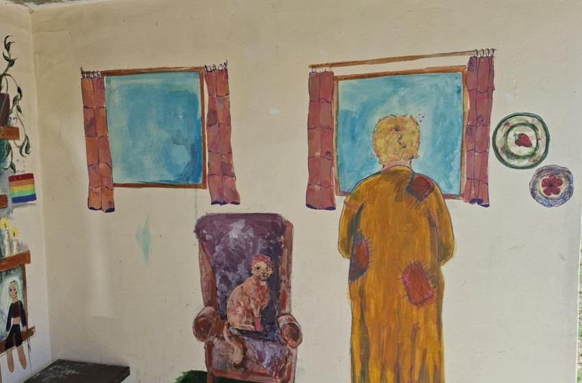 Új színekben a bookmegálló – Közösségi alkotás az iskola előtt Rábacsécsényben