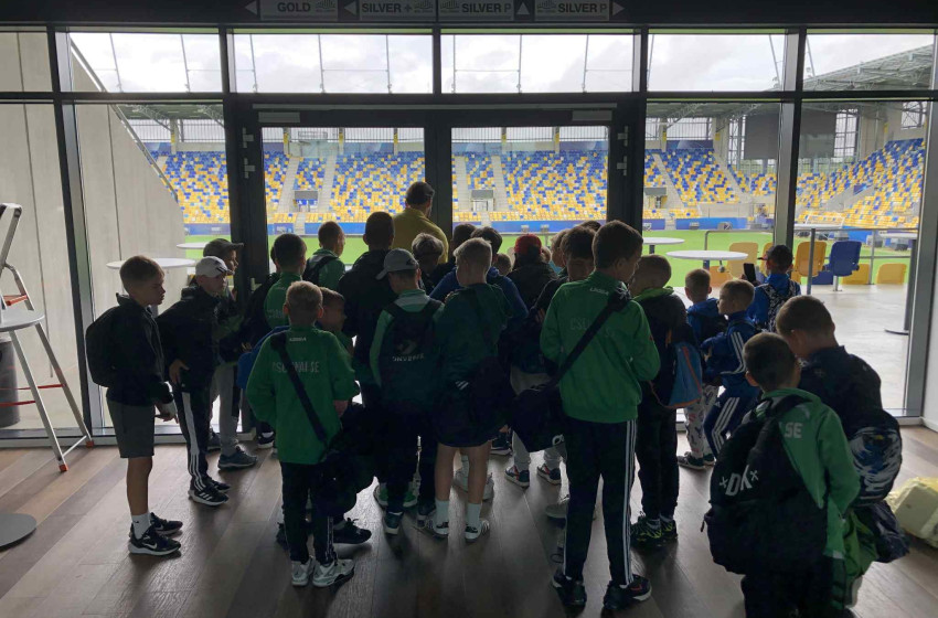 Stadionlátogatás és ügyességi játékok: összefoglaló a CSSE sporttáborának első turnusáról