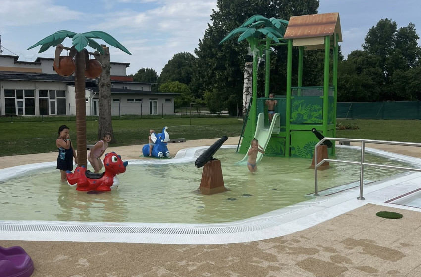 Megnyílt a kapuvári gyermek élménymedence