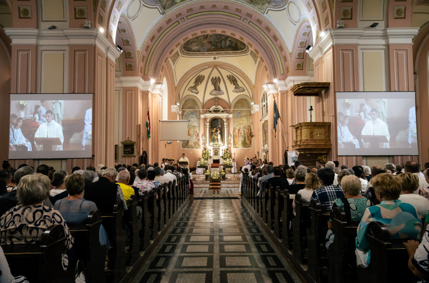 Nézze vissza a Szent Anna napi búcsú szentmiséjét