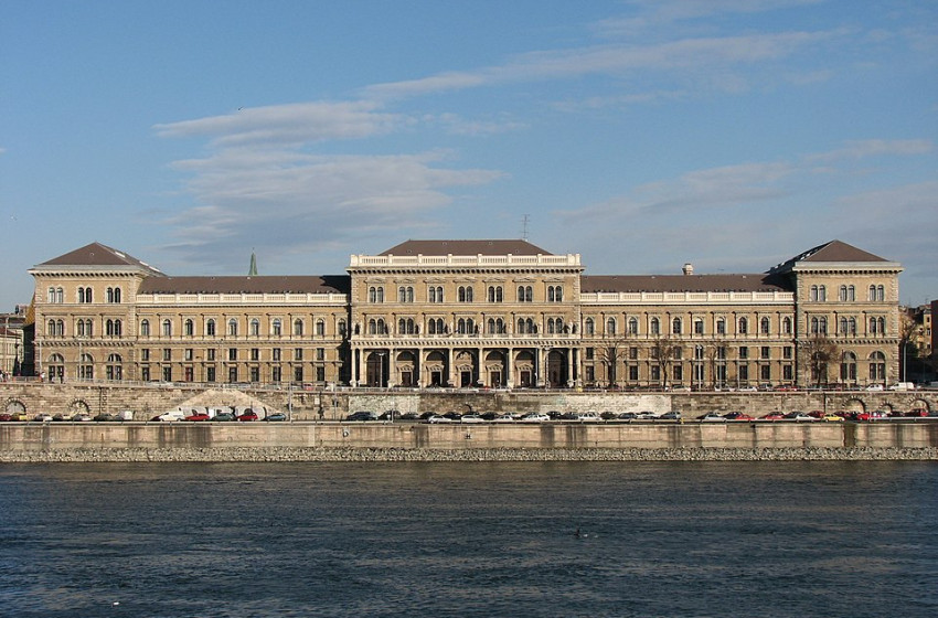 Érettségizett, rászoruló fiatalok jelentkezését várja a Corvinus a következő tanévi felkészítő tehetségprogramjába