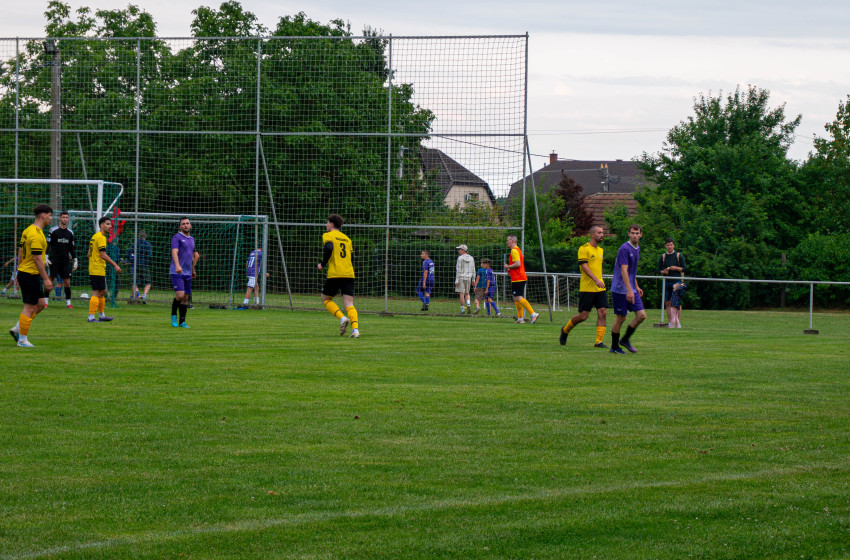 Veszkényben a címvédő, Sopronban menetelne tovább a Farád