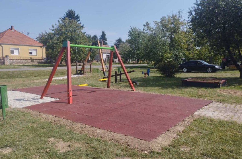 Megújult a farádi játszótér