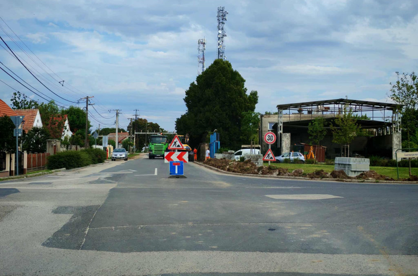 Útfelújítás indul a Margit híd utcában és a kapcsolódó hídon Kapuváron